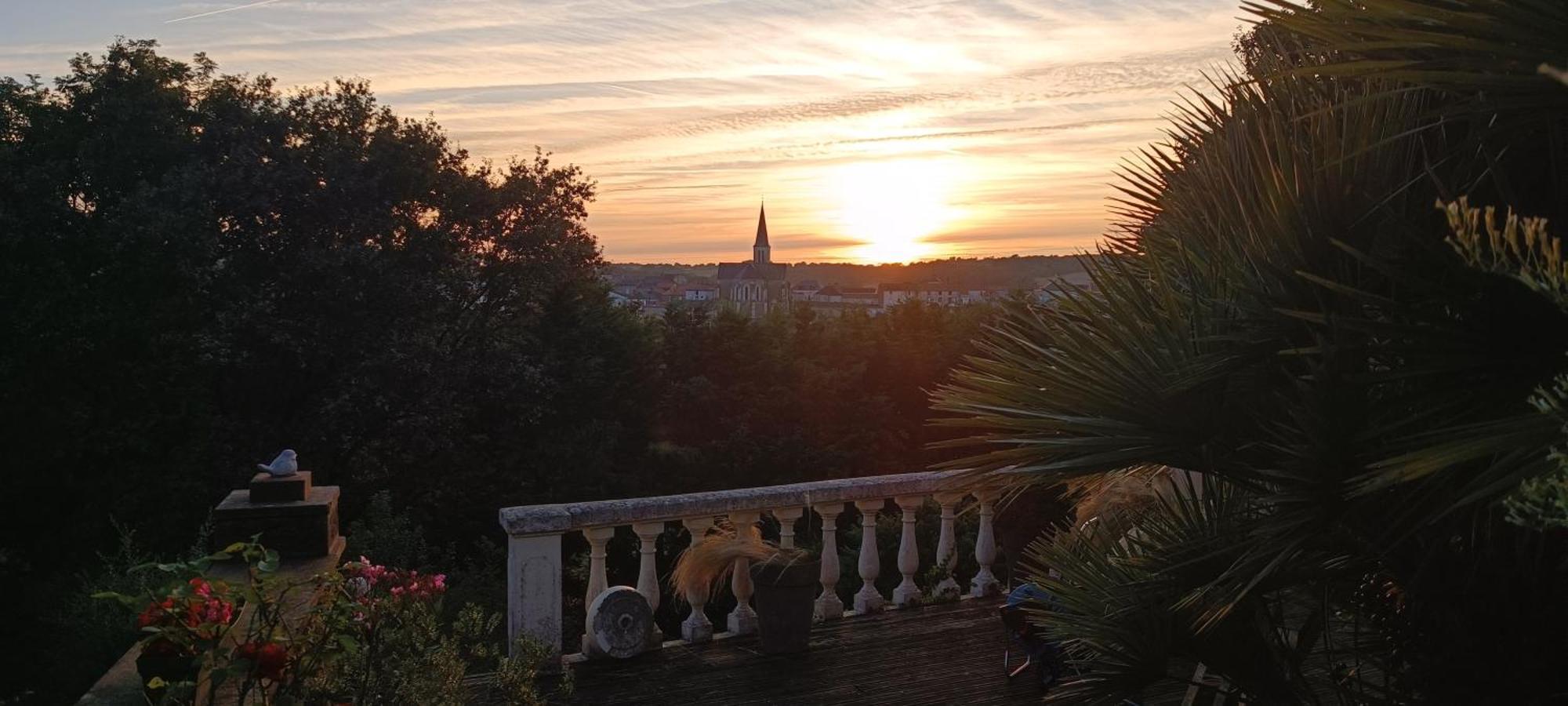 Gite De Charme Atypique Vue Panoramique Montrevault Buitenkant foto